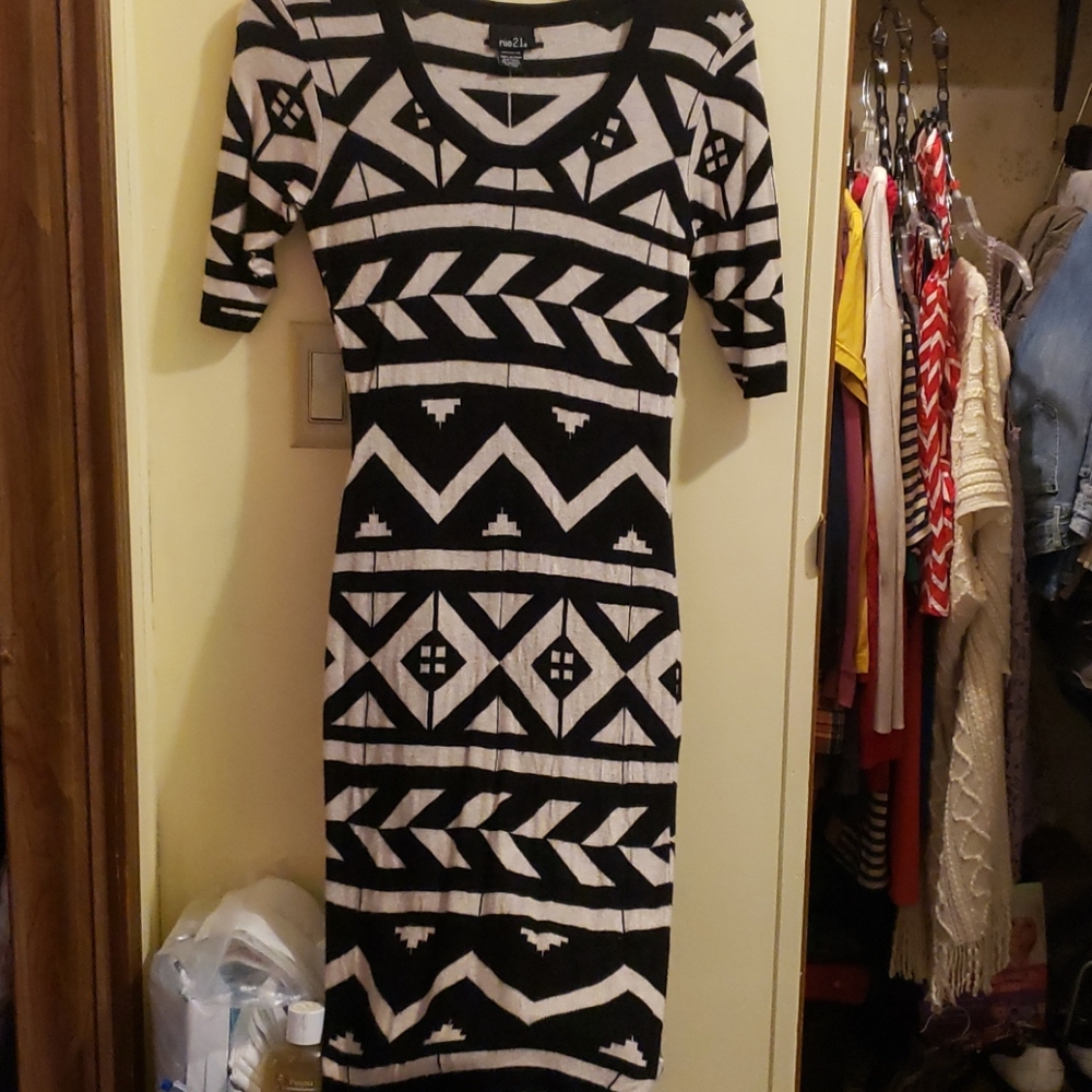 Clothes - Picture 2 of 8